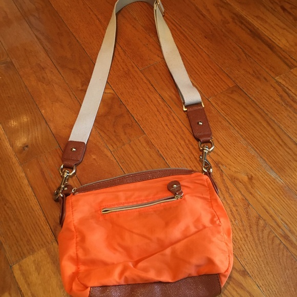 Cross body gently used - Picture 2 of 5